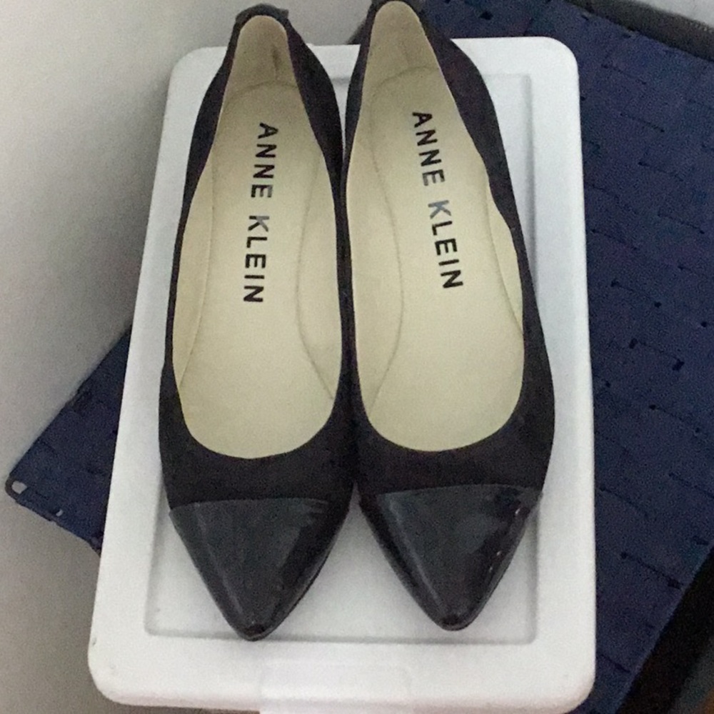 Wedge pumps suede and patent leather toe blue